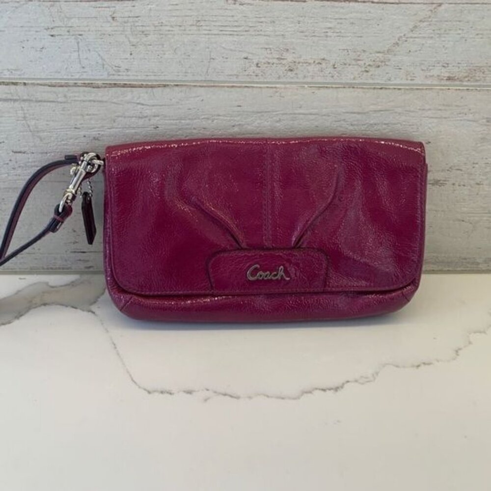 AUTHENTIC COACH Wristlet Patent Leather Pink